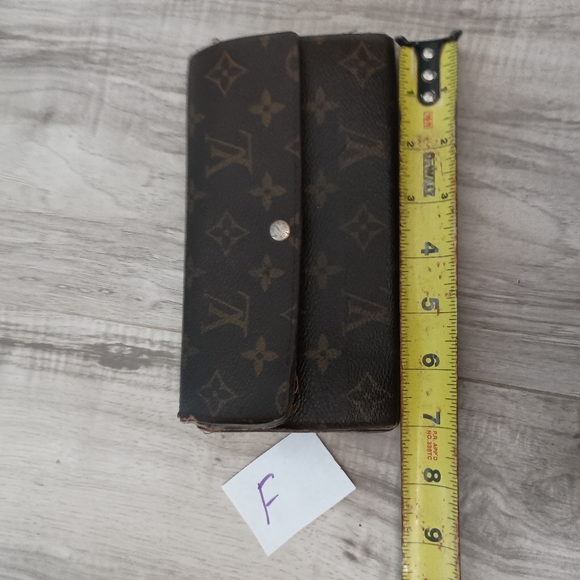 Louis Vuitton Long Wallet - Picture 11 of 12
